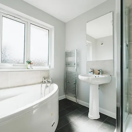 Stylish Spacious In Redcar Редкар