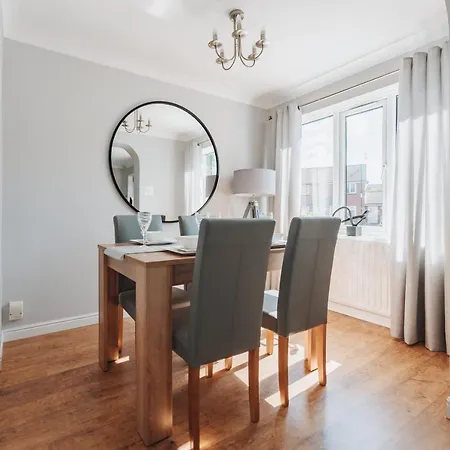 Дом отдыха Stylish Spacious In Redcar *